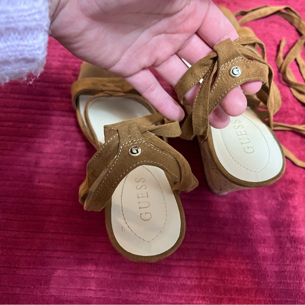 Guess used platform heels still look gorgeous size 9